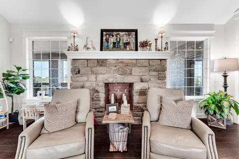 Living - 2123 Riverdale Rd, Ozark, MO 65721 photo 4 of 6