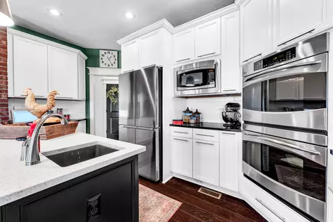 Kitchen - 2123 Riverdale Rd, Ozark, MO 65721 photo 3 of 6