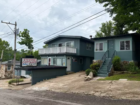 121 Recreation Ave, Rockaway Beach, MO 65740