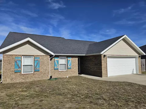 427 Todd Ln, Mount Vernon, MO 65712