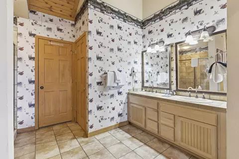 Bath - 269 Oakridge Rd #2, Branson, MO 65616 photo 3 of 4