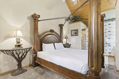 Bedroom - 269 Oakridge Rd #2, Branson, MO 65616 photo 6 of 8