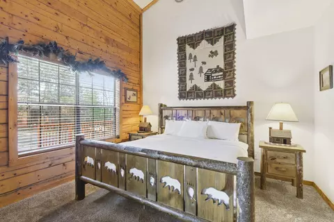 Bedroom - 271 Oakridge Rd #1, Branson, MO 65616 photo 1 of 8