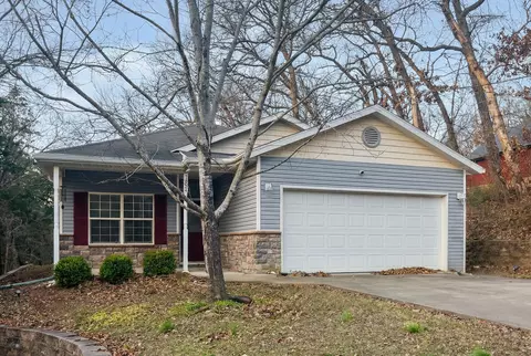 1005 Buck Ln, Merriam Woods, MO 65740