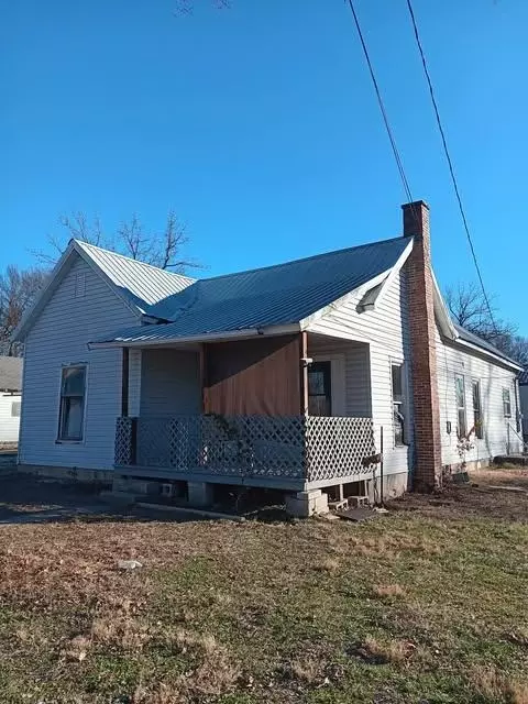 410 S Arthur St, Humansville, MO 65674