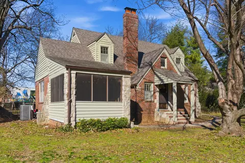 1727 S Kimbrough Ave, Springfield, MO 65807
