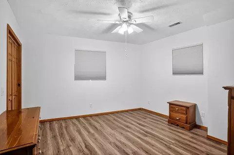 Bedroom - 3378 Warner Rd, Crane, MO 65633 photo 2 of 3