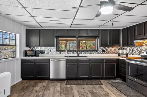 Kitchen - 3378 Warner Rd, Crane, MO 65633 photo 7 of 8