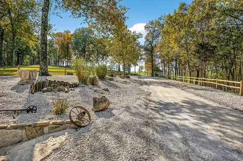 Exterior - 3378 Warner Rd, Crane, MO 65633 photo 6 of 22