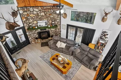 Living - 3378 Warner Rd, Crane, MO 65633 photo 3 of 6