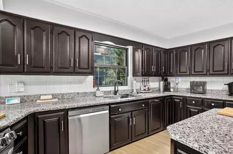 Kitchen - 3378 Warner Rd, Crane, MO 65633 photo 2 of 8