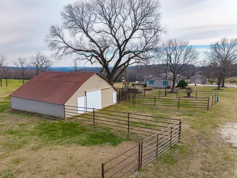 56 Hc 69, Oldfield, MO 65720 photo 2
