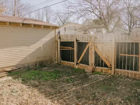Exterior - 1886 N Fort Ave, Springfield, MO 65803 photo 2 of 3