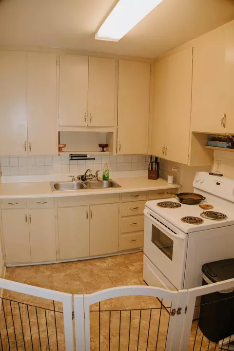 Kitchen - 1886 N Fort Ave, Springfield, MO 65803 photo 1 of 2