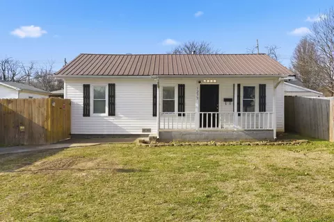 1259 S Ferguson Ave, Springfield, MO 65807