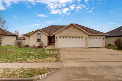 754 E Melton Rd, Ozark, MO 65721 photo 2
