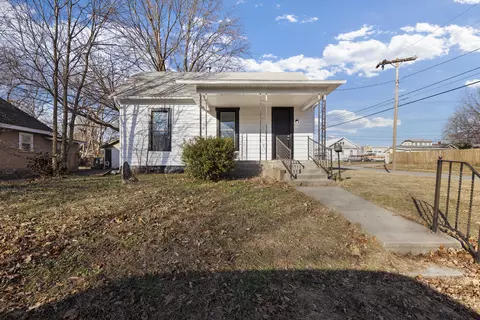 1077 E Blaine St, Springfield, MO 65803