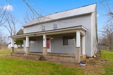 624 N Clark St, Everton, MO 65646