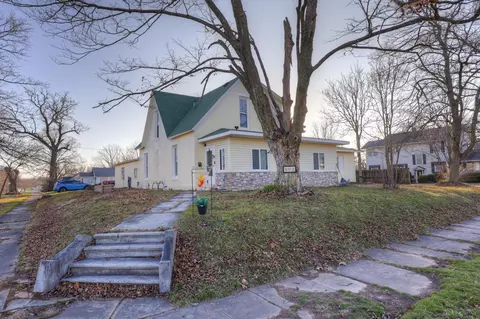 802 Oak St, Carthage, MO 64836