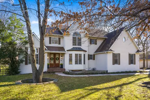 2118 S Forrest Heights Ave, Springfield, MO 65809