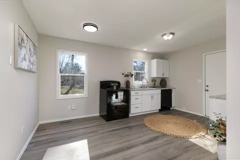 2156 W Brower St, Springfield, MO 65802 photo 9