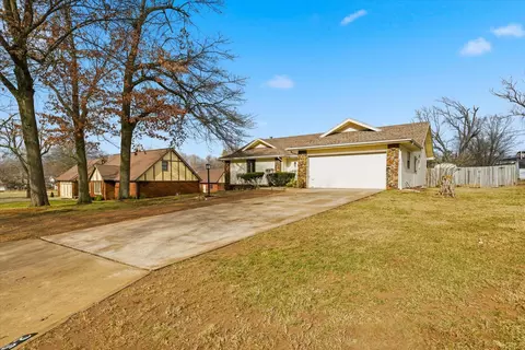 2541 W Allen Dr, Springfield, MO 65810 photo 3