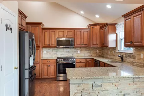 Kitchen - 185 Old Meadow Ln, Branson, MO 65616 photo 3 of 3