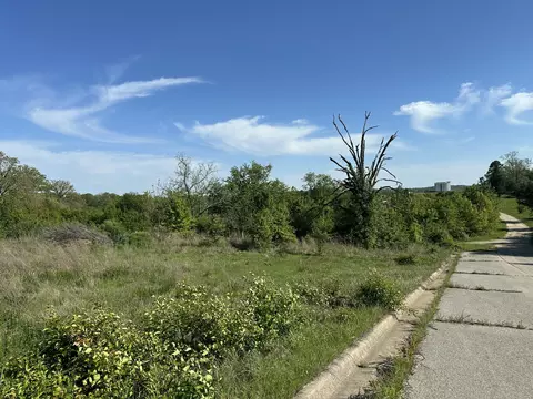 000 Bear Valley Dr, West Plains, MO 65775