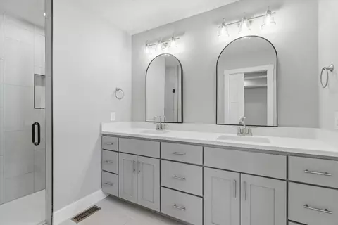 Bath - 1382 N Collins Dr, Republic, MO 65738 photo 1 of 2