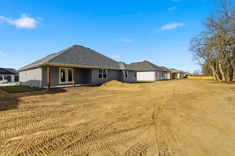 Exterior - 1382 N Collins Dr, Republic, MO 65738 photo 4 of 6