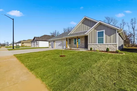 Exterior - 1382 N Collins Dr, Republic, MO 65738 photo 2 of 6