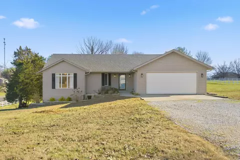 1404 Cody Rd, Nixa, MO 65714