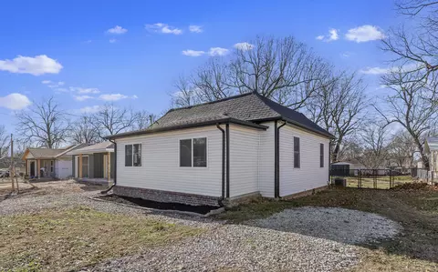 1347 N Brown Ave, Springfield, MO 65802 photo 2