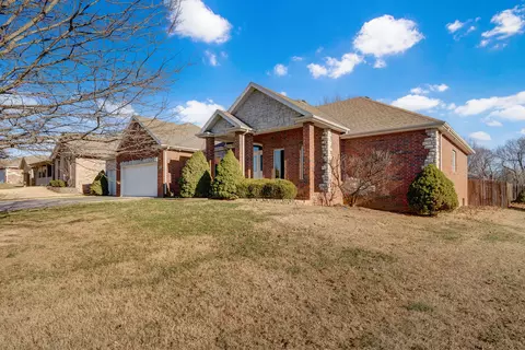 2738 S Pembrook Ave, Springfield, MO 65807 photo 2