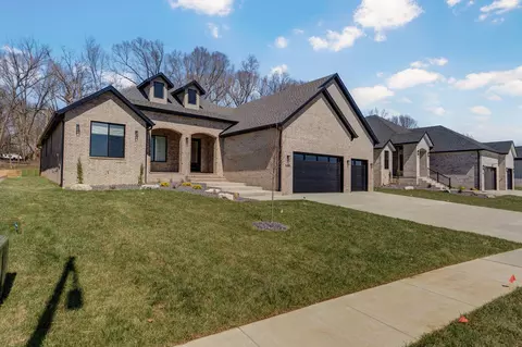 5435 E Wild Horse Dr, Springfield, MO 65802 photo 2