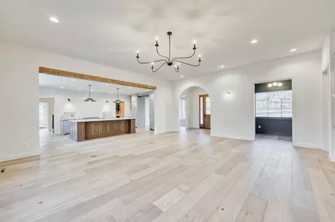 Living - 5736 S Foxboro Trl, Springfield, MO 65804 photo 6 of 6