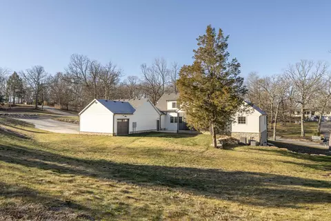 Exterior - 5736 S Foxboro Trl, Springfield, MO 65804 photo 11 of 18