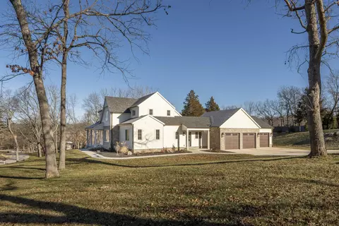 Exterior - 5736 S Foxboro Trl, Springfield, MO 65804 photo 2 of 18