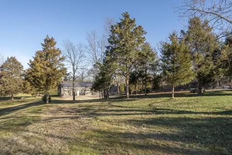 Exterior - 5736 S Foxboro Trl, Springfield, MO 65804 photo 16 of 18