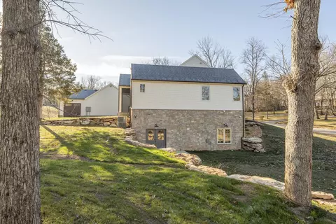 Exterior - 5736 S Foxboro Trl, Springfield, MO 65804 photo 9 of 18