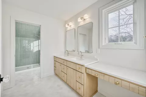Bath - 5736 S Foxboro Trl, Springfield, MO 65804 photo 12 of 15