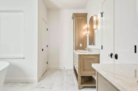 Bath - 5736 S Foxboro Trl, Springfield, MO 65804 photo 5 of 15