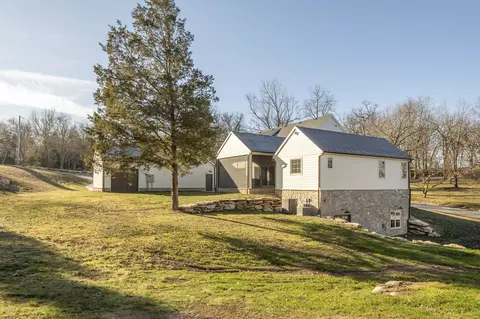 Exterior - 5736 S Foxboro Trl, Springfield, MO 65804 photo 10 of 18