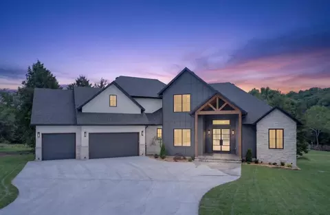 768 Seven Pines Dr, Saddlebrooke, MO 65630