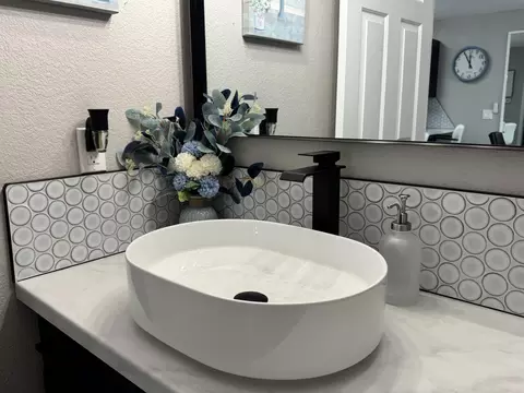 Bath - 610 Abby Ln #15, Branson, MO 65616 photo 2 of 2