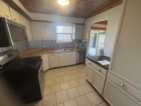 Kitchen - 8612 Sapper St, Winona, MO 65588 photo 2 of 2