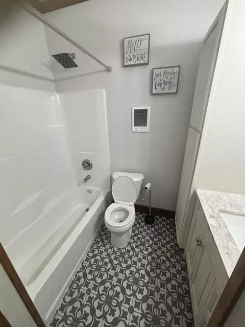 Bath - 8612 Sapper St, Winona, MO 65588 photo 1 of 5