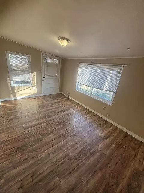Living - 8612 Sapper St, Winona, MO 65588 photo 1 of 2