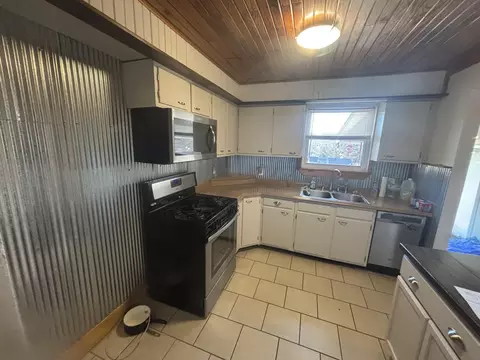 Kitchen - 8612 Sapper St, Winona, MO 65588 photo 1 of 2