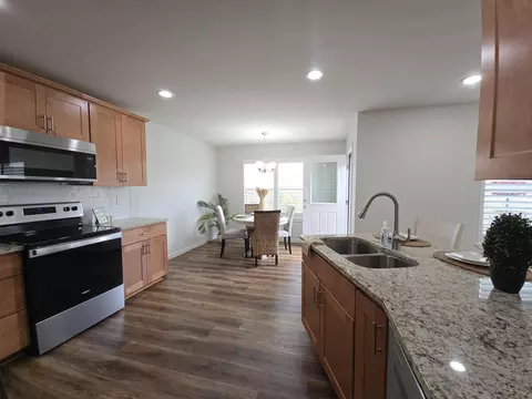 Kitchen - 263 E Garnet Dr, Republic, MO 65738 photo 6 of 7